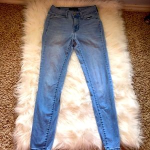 aéropostale jeans (no rips)